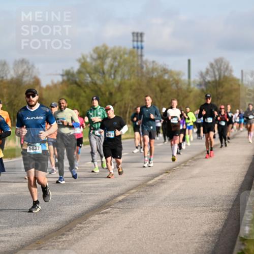 12.04.2026 - 45. Internationalen Wilhelmsburger Insellauf Dr. Thomas Lammeyer http://msf.ph/oto/9434436 12.04.2026 09:21:12 Laufen 30, 5046, 5037, 4991 meine-sportfotos.de