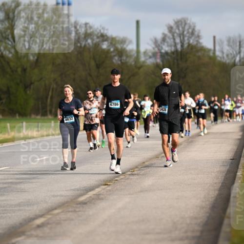 12.04.2026 - 45. Internationalen Wilhelmsburger Insellauf Dr. Thomas Lammeyer http://msf.ph/oto/9435030 12.04.2026 09:23:16 Laufen 4632, 3149, 4786, 3435, 16 meine-sportfotos.de