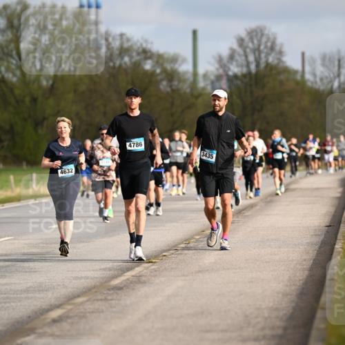 12.04.2026 - 45. Internationalen Wilhelmsburger Insellauf Dr. Thomas Lammeyer http://msf.ph/oto/9435041 12.04.2026 09:23:18 Laufen 4632, 3149, 4786, 3435 meine-sportfotos.de