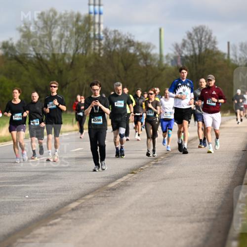 12.04.2026 - 45. Internationalen Wilhelmsburger Insellauf Dr. Thomas Lammeyer http://msf.ph/oto/9435229 12.04.2026 09:23:51 Laufen 574, 399, 4971, 3059, 4956, 3187, 1, 4596, 4595, 4597, 4215, 5252, 5319, 16 meine-sportfotos.de