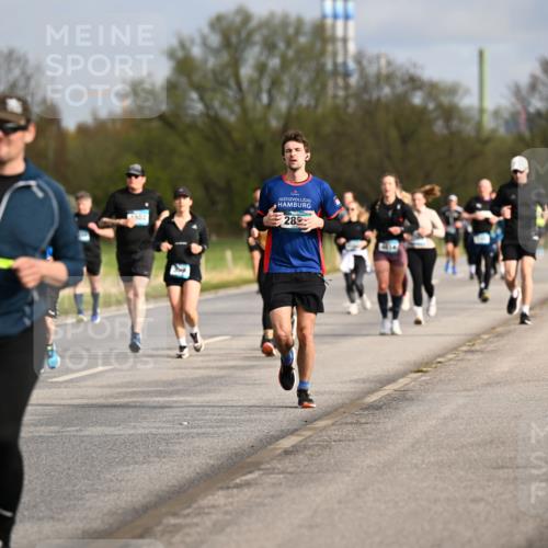 12.04.2026 - 45. Internationalen Wilhelmsburger Insellauf Dr. Thomas Lammeyer http://msf.ph/oto/9435325 12.04.2026 09:24:10 Laufen 930, 1920, 28 meine-sportfotos.de
