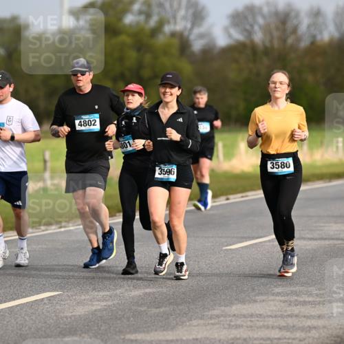 12.04.2026 - 45. Internationalen Wilhelmsburger Insellauf Dr. Thomas Lammeyer http://msf.ph/oto/9435358 12.04.2026 09:24:16 Laufen 475, 4802, 801, 3596, 3580, 46 meine-sportfotos.de