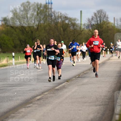 12.04.2026 - 45. Internationalen Wilhelmsburger Insellauf Dr. Thomas Lammeyer http://msf.ph/oto/9435426 12.04.2026 09:24:31 Laufen 4744, 615, 3517 meine-sportfotos.de