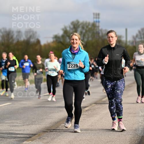 12.04.2026 - 45. Internationalen Wilhelmsburger Insellauf Dr. Thomas Lammeyer http://msf.ph/oto/9435669 12.04.2026 09:25:19 Laufen 2225, 5703 meine-sportfotos.de