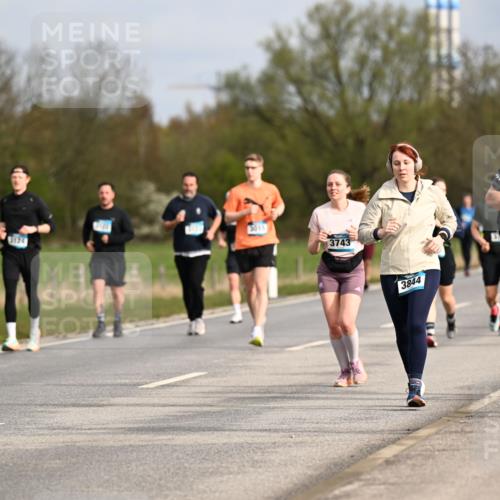 12.04.2026 - 45. Internationalen Wilhelmsburger Insellauf Dr. Thomas Lammeyer http://msf.ph/oto/9435947 12.04.2026 09:26:10 Laufen 3015, 3743, 3844, 3343 meine-sportfotos.de