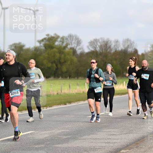 12.04.2026 - 45. Internationalen Wilhelmsburger Insellauf Dr. Thomas Lammeyer http://msf.ph/oto/9436158 12.04.2026 09:26:53 Laufen 4058, 864, 4520, 4232, 3671, 3346 meine-sportfotos.de