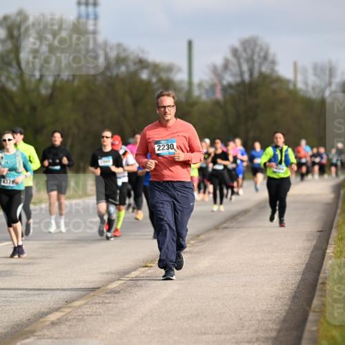 12.04.2026 - 45. Internationalen Wilhelmsburger Insellauf Dr. Thomas Lammeyer http://msf.ph/oto/9436235 12.04.2026 09:27:08 Laufen 4371, 2230 meine-sportfotos.de
