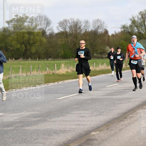 12.04.2026 - 45. Internationalen Wilhelmsburger Insellauf Dr. Thomas Lammeyer http://msf.ph/oto/9436446 12.04.2026 09:27:48 Laufen 3373, 4004, 2279, 3633, 2336 meine-sportfotos.de