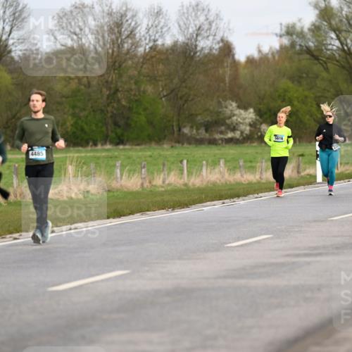 12.04.2026 - 45. Internationalen Wilhelmsburger Insellauf Dr. Thomas Lammeyer http://msf.ph/oto/9436786 12.04.2026 09:28:45 Laufen 4485, 5616, 2245, 36 meine-sportfotos.de