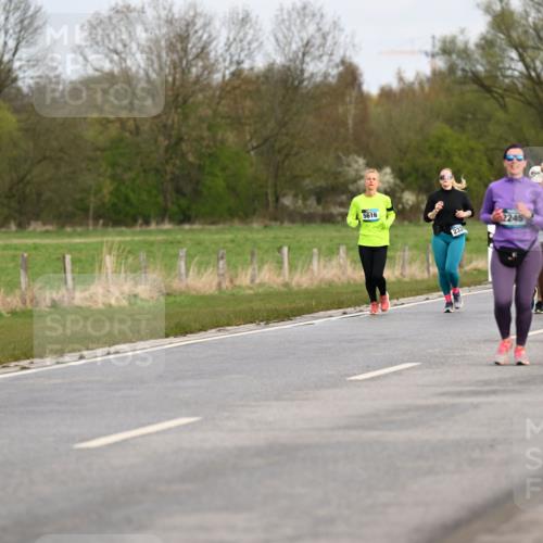 12.04.2026 - 45. Internationalen Wilhelmsburger Insellauf Dr. Thomas Lammeyer http://msf.ph/oto/9436801 12.04.2026 09:28:47 Laufen 5616, 2245, 2244, 555, 2109, 232, 2342 meine-sportfotos.de