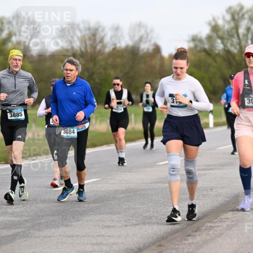 12.04.2026 - 45. Internationalen Wilhelmsburger Insellauf Dr. Thomas Lammeyer http://msf.ph/oto/9437070 12.04.2026 09:29:33 Laufen 2566, 3885, 3884, 450, 3080 meine-sportfotos.de