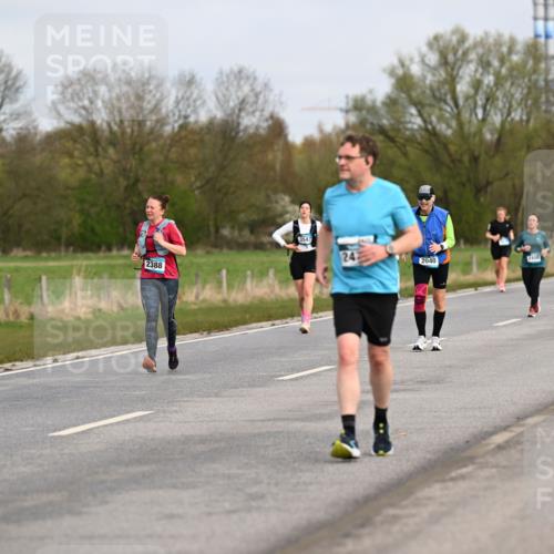 12.04.2026 - 45. Internationalen Wilhelmsburger Insellauf Dr. Thomas Lammeyer http://msf.ph/oto/9437407 12.04.2026 09:30:39 Laufen 2388, 3543, 24, 2040, 2450 meine-sportfotos.de