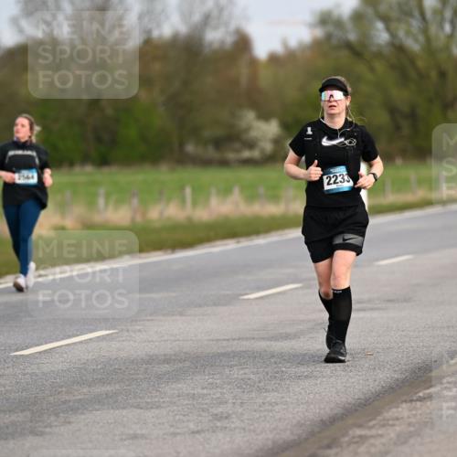 12.04.2026 - 45. Internationalen Wilhelmsburger Insellauf Dr. Thomas Lammeyer http://msf.ph/oto/9437627 12.04.2026 09:31:38 Laufen 2564, 2233 meine-sportfotos.de
