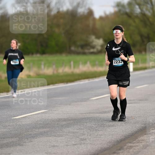 12.04.2026 - 45. Internationalen Wilhelmsburger Insellauf Dr. Thomas Lammeyer http://msf.ph/oto/9437628 12.04.2026 09:31:38 Laufen 2233 meine-sportfotos.de