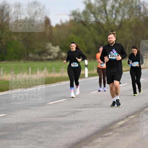 12.04.2026 - 45. Internationalen Wilhelmsburger Insellauf Dr. Thomas Lammeyer http://msf.ph/oto/9437660 12.04.2026 09:32:03 Laufen 3253, 2872, 2653, 3371 meine-sportfotos.de