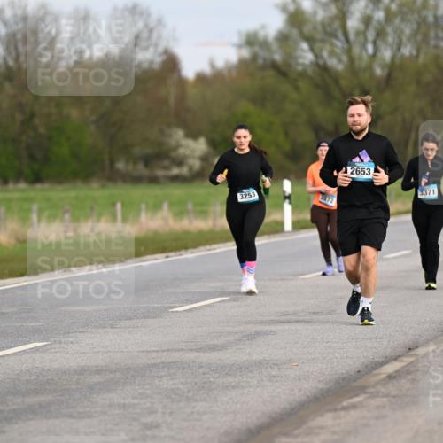 12.04.2026 - 45. Internationalen Wilhelmsburger Insellauf Dr. Thomas Lammeyer http://msf.ph/oto/9437662 12.04.2026 09:32:03 Laufen 3253, 2872, 2653, 3371 meine-sportfotos.de