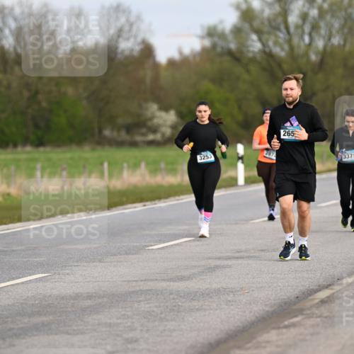 12.04.2026 - 45. Internationalen Wilhelmsburger Insellauf Dr. Thomas Lammeyer http://msf.ph/oto/9437663 12.04.2026 09:32:03 Laufen 3253, 2874, 265, 3371 meine-sportfotos.de