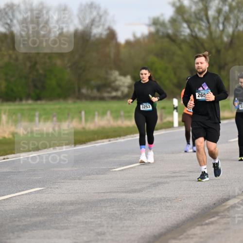 12.04.2026 - 45. Internationalen Wilhelmsburger Insellauf Dr. Thomas Lammeyer http://msf.ph/oto/9437665 12.04.2026 09:32:04 Laufen 3253, 265, 3371 meine-sportfotos.de