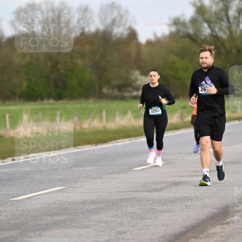12.04.2026 - 45. Internationalen Wilhelmsburger Insellauf Dr. Thomas Lammeyer http://msf.ph/oto/9437670 12.04.2026 09:32:04 Laufen 3253, 26, 3371 meine-sportfotos.de
