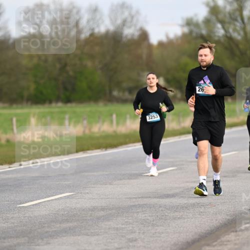12.04.2026 - 45. Internationalen Wilhelmsburger Insellauf Dr. Thomas Lammeyer http://msf.ph/oto/9437675 12.04.2026 09:32:05 Laufen 3253, 26, 3371 meine-sportfotos.de