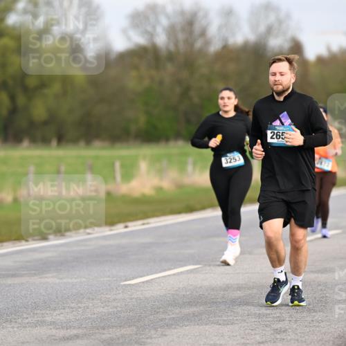 12.04.2026 - 45. Internationalen Wilhelmsburger Insellauf Dr. Thomas Lammeyer http://msf.ph/oto/9437690 12.04.2026 09:32:07 Laufen 3253, 265, 3371 meine-sportfotos.de