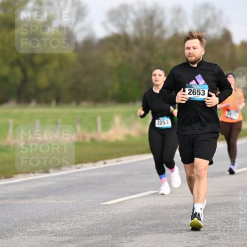 12.04.2026 - 45. Internationalen Wilhelmsburger Insellauf Dr. Thomas Lammeyer http://msf.ph/oto/9437694 12.04.2026 09:32:08 Laufen 3253, 2653, 2472, 3371 meine-sportfotos.de