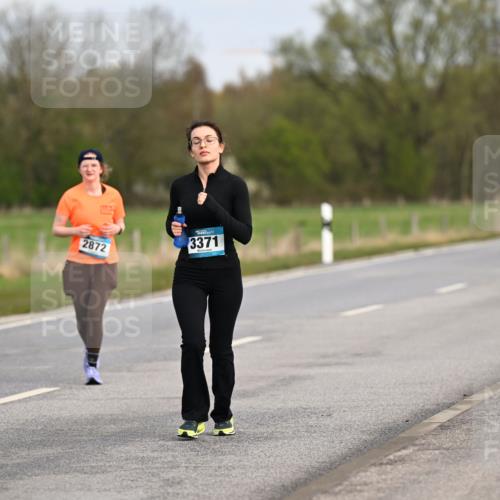 12.04.2026 - 45. Internationalen Wilhelmsburger Insellauf Dr. Thomas Lammeyer http://msf.ph/oto/9437695 12.04.2026 09:32:10 Laufen 53, 2872, 3371 meine-sportfotos.de