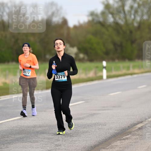 12.04.2026 - 45. Internationalen Wilhelmsburger Insellauf Dr. Thomas Lammeyer http://msf.ph/oto/9437697 12.04.2026 09:32:10 Laufen 2872, 3371 meine-sportfotos.de