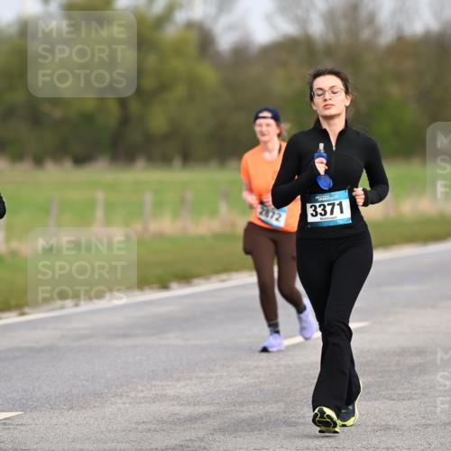 12.04.2026 - 45. Internationalen Wilhelmsburger Insellauf Dr. Thomas Lammeyer http://msf.ph/oto/9437709 12.04.2026 09:32:12 Laufen 3253, 2872, 3371 meine-sportfotos.de