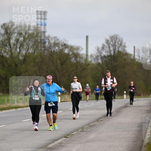 12.04.2026 - 45. Internationalen Wilhelmsburger Insellauf Dr. Thomas Lammeyer http://msf.ph/oto/9437774 12.04.2026 09:33:25 Laufen 5593, 2693, 4508 meine-sportfotos.de