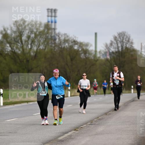 12.04.2026 - 45. Internationalen Wilhelmsburger Insellauf Dr. Thomas Lammeyer http://msf.ph/oto/9437778 12.04.2026 09:33:26 Laufen 5593, 2693, 4508 meine-sportfotos.de