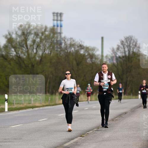 12.04.2026 - 45. Internationalen Wilhelmsburger Insellauf Dr. Thomas Lammeyer http://msf.ph/oto/9437813 12.04.2026 09:33:33 Laufen 4509, 4508 meine-sportfotos.de