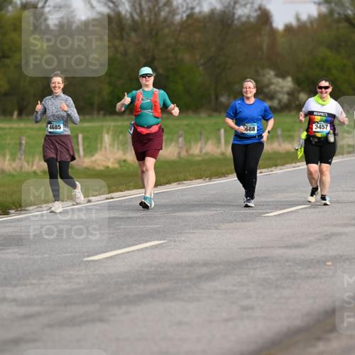 12.04.2026 - 45. Internationalen Wilhelmsburger Insellauf Dr. Thomas Lammeyer http://msf.ph/oto/9437883 12.04.2026 09:34:09 Laufen 4685, 688, 3457, 2904 meine-sportfotos.de