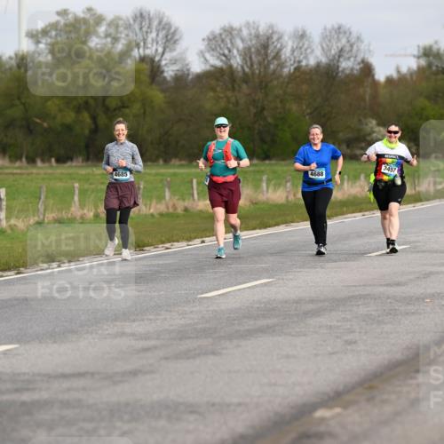 12.04.2026 - 45. Internationalen Wilhelmsburger Insellauf Dr. Thomas Lammeyer http://msf.ph/oto/9437890 12.04.2026 09:34:10 Laufen 4685, 4688, 3457, 2904 meine-sportfotos.de