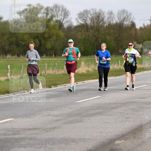 12.04.2026 - 45. Internationalen Wilhelmsburger Insellauf Dr. Thomas Lammeyer http://msf.ph/oto/9437898 12.04.2026 09:34:11 Laufen 4685, 4688, 3457, 2904 meine-sportfotos.de