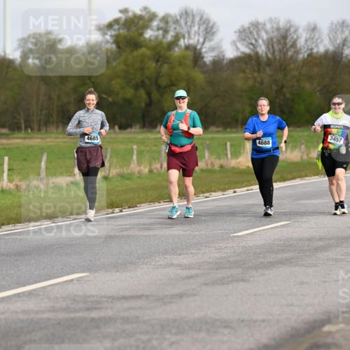 12.04.2026 - 45. Internationalen Wilhelmsburger Insellauf Dr. Thomas Lammeyer http://msf.ph/oto/9437906 12.04.2026 09:34:12 Laufen 4685, 4688, 3457, 2904 meine-sportfotos.de