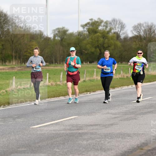 12.04.2026 - 45. Internationalen Wilhelmsburger Insellauf Dr. Thomas Lammeyer http://msf.ph/oto/9437920 12.04.2026 09:34:14 Laufen 4685, 4688, 3457, 2904 meine-sportfotos.de
