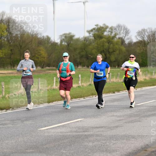 12.04.2026 - 45. Internationalen Wilhelmsburger Insellauf Dr. Thomas Lammeyer http://msf.ph/oto/9437925 12.04.2026 09:34:15 Laufen 4685, 4688, 3457, 2904 meine-sportfotos.de