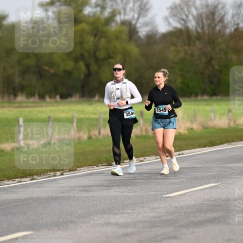 12.04.2026 - 45. Internationalen Wilhelmsburger Insellauf Dr. Thomas Lammeyer http://msf.ph/oto/9437926 12.04.2026 09:35:21 Laufen 3544, 3545 meine-sportfotos.de