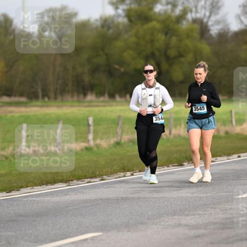 12.04.2026 - 45. Internationalen Wilhelmsburger Insellauf Dr. Thomas Lammeyer http://msf.ph/oto/9437935 12.04.2026 09:35:22 Laufen 3544, 3545 meine-sportfotos.de