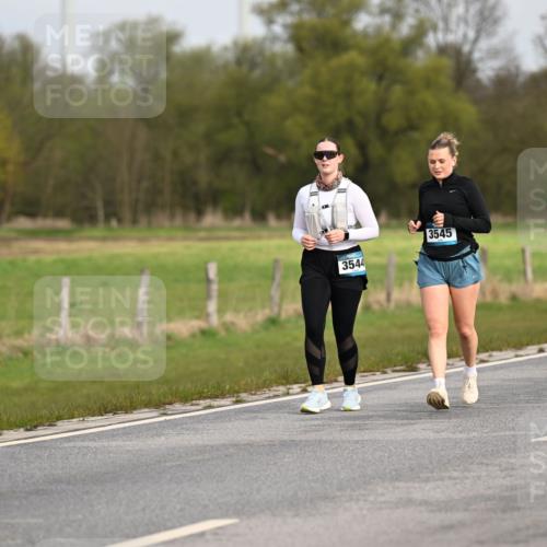 12.04.2026 - 45. Internationalen Wilhelmsburger Insellauf Dr. Thomas Lammeyer http://msf.ph/oto/9437936 12.04.2026 09:35:22 Laufen 3544, 3545 meine-sportfotos.de