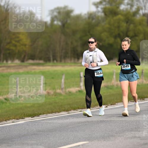 12.04.2026 - 45. Internationalen Wilhelmsburger Insellauf Dr. Thomas Lammeyer http://msf.ph/oto/9437942 12.04.2026 09:35:23 Laufen 3544, 3545 meine-sportfotos.de