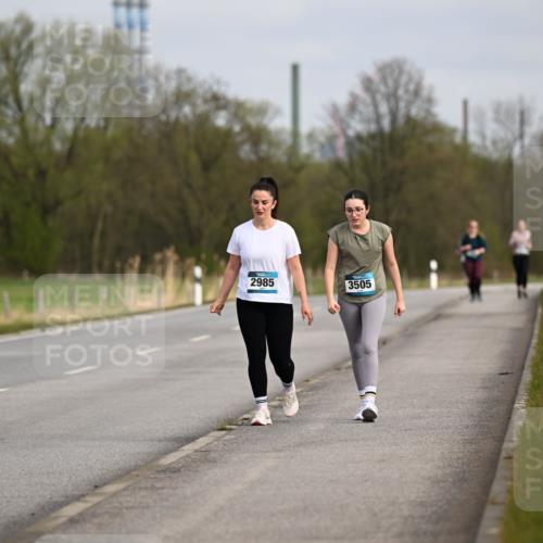 12.04.2026 - 45. Internationalen Wilhelmsburger Insellauf Dr. Thomas Lammeyer http://msf.ph/oto/9437956 12.04.2026 09:35:36 Laufen 2985, 3505 meine-sportfotos.de