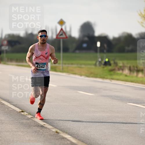 12.04.2026 - 45. Internationalen Wilhelmsburger Insellauf Dr. Thomas Lammeyer http://msf.ph/oto/9438103 12.04.2026 09:46:56 Laufen 4342 meine-sportfotos.de
