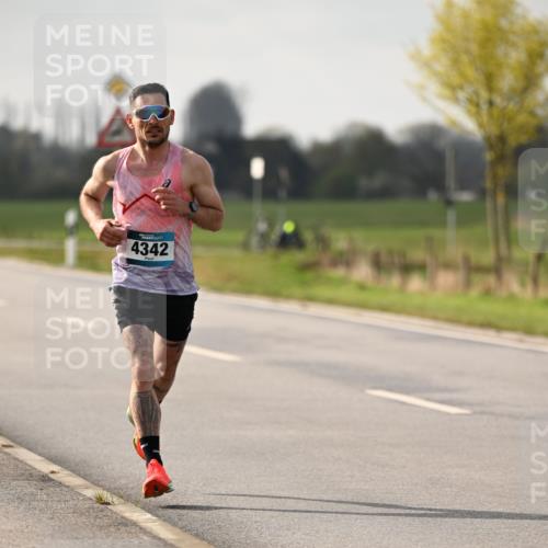12.04.2026 - 45. Internationalen Wilhelmsburger Insellauf Dr. Thomas Lammeyer http://msf.ph/oto/9438109 12.04.2026 09:46:56 Laufen 4342 meine-sportfotos.de