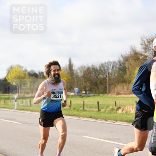 12.04.2026 - 45. Internationalen Wilhelmsburger Insellauf Dr. Thomas Lammeyer http://msf.ph/oto/9438168 12.04.2026 09:47:29 Laufen 3521 meine-sportfotos.de
