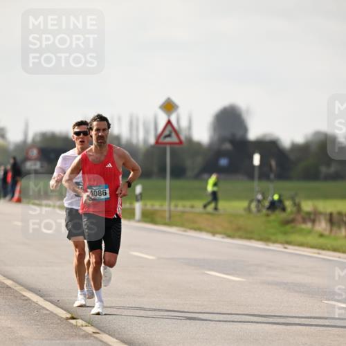 12.04.2026 - 45. Internationalen Wilhelmsburger Insellauf Dr. Thomas Lammeyer http://msf.ph/oto/9438202 12.04.2026 09:48:29 Laufen 4086 meine-sportfotos.de