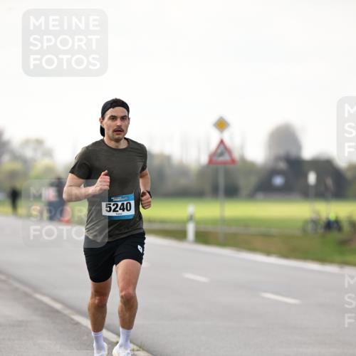 12.04.2026 - 45. Internationalen Wilhelmsburger Insellauf Dr. Thomas Lammeyer http://msf.ph/oto/9438536 12.04.2026 09:52:58 Laufen 5240 meine-sportfotos.de