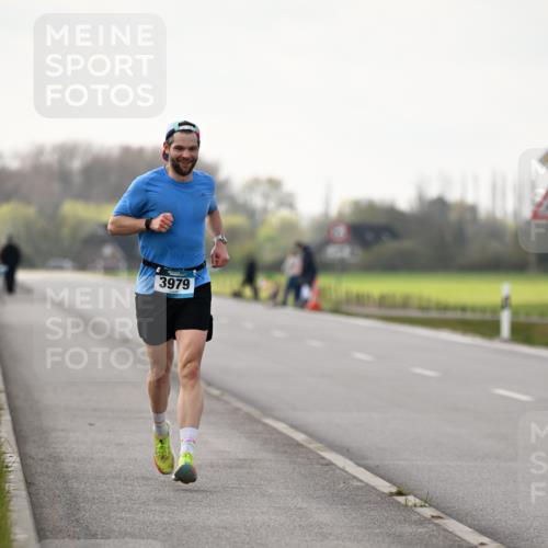 12.04.2026 - 45. Internationalen Wilhelmsburger Insellauf Dr. Thomas Lammeyer http://msf.ph/oto/9438590 12.04.2026 09:53:36 Laufen 3979 meine-sportfotos.de