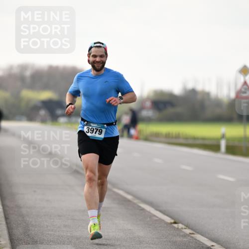 12.04.2026 - 45. Internationalen Wilhelmsburger Insellauf Dr. Thomas Lammeyer http://msf.ph/oto/9438598 12.04.2026 09:53:37 Laufen 3979 meine-sportfotos.de